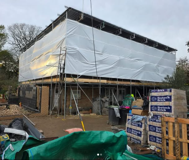 Temporary roof scaffolding